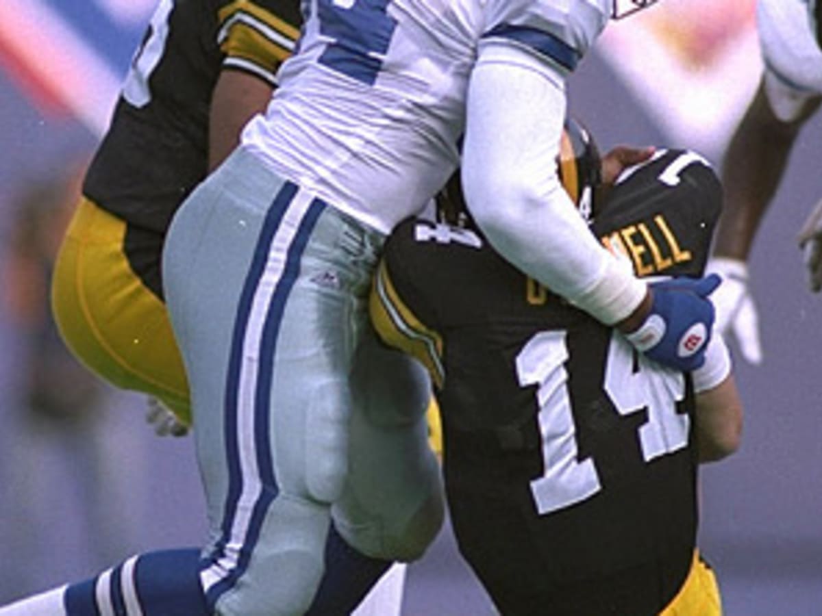 Pittsburgh Steelers head coach Bill Cowher walks the sidelines during the  2nd quarter. The Pittsburgh Steelers defeated the New York Giants 33 to 30  at Giants Stadium in East Rutherford, New Jersey