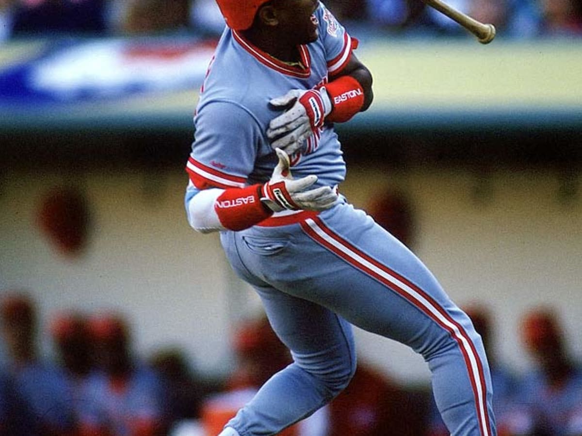 Billy Hatcher goes 3-for-3 in Game 1 of the 1990 World Series 