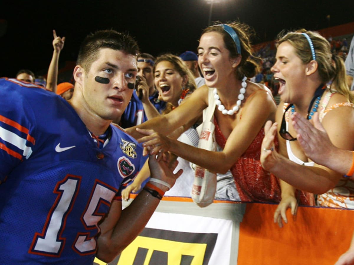 Florida Gators icon Tim Tebow was chased around by teammates with photos of  naked women after they learned he was still a virgin : r/CFB