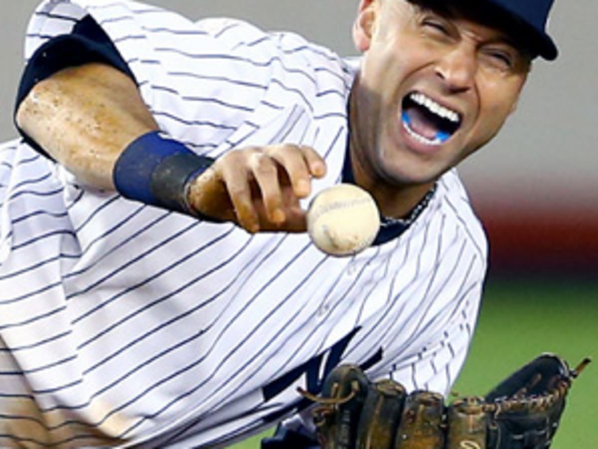 Derek Jeter has boot removed from ankle, plays catch - Sports Illustrated