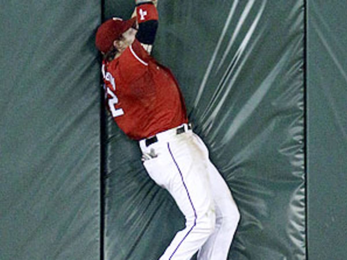 Josh Hamilton headed to left field, middle of lineup with Texas