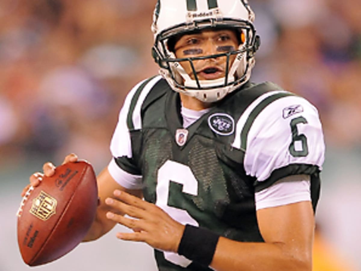 Jets release quarterback Mark Sanchez, sign free-agent QB Michael Vick -  Sports Illustrated