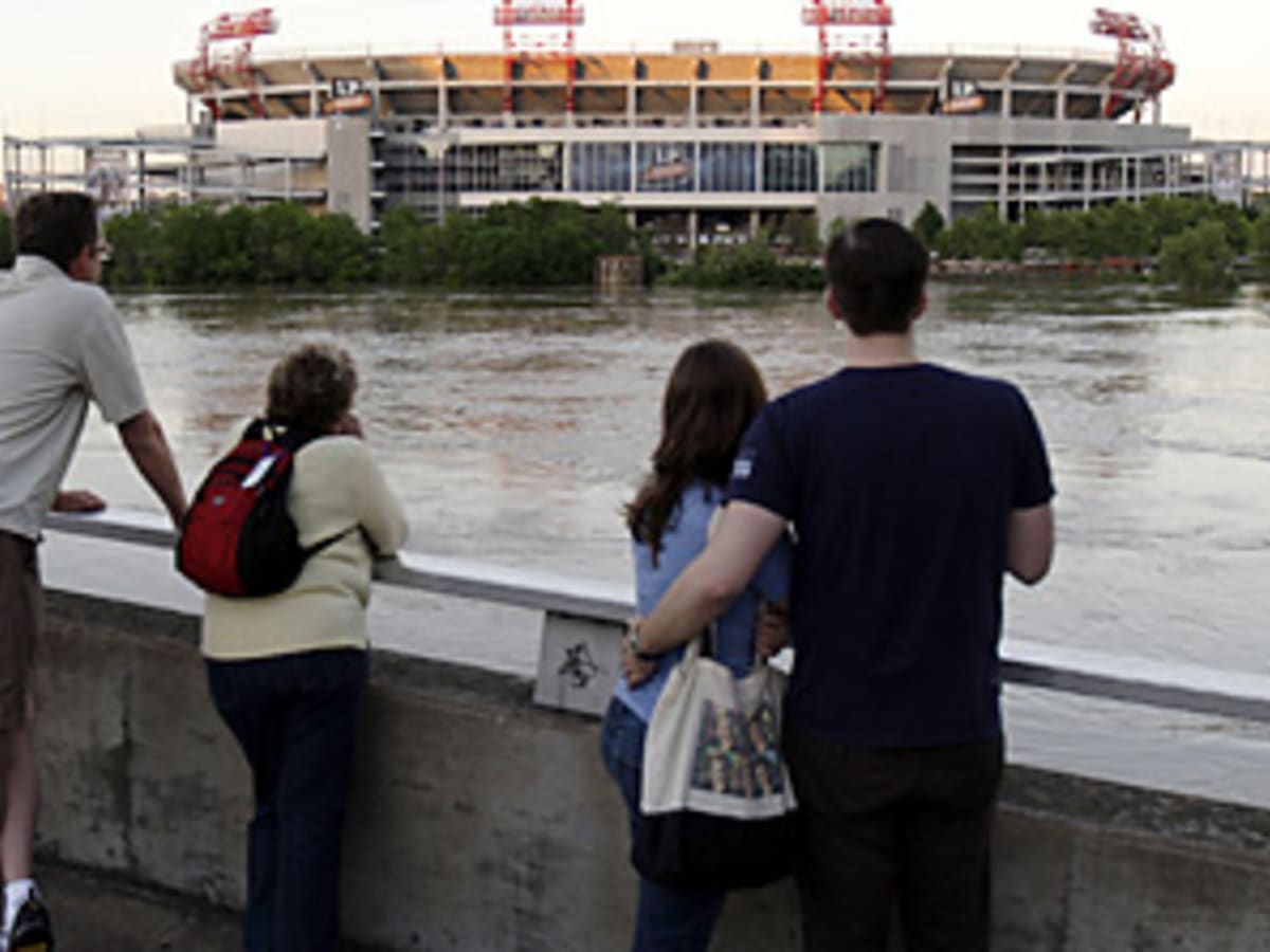 Tennessee Titans Allow Flood-Damaged High School To Play At Nissan Stadium