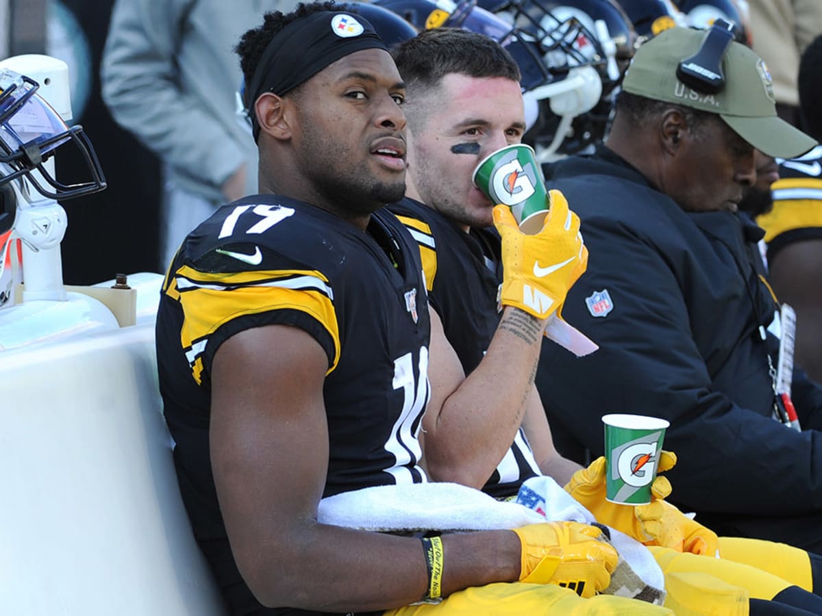 NFL stars JuJu Smith-Schuster and James Conner fined £4k for not wearing  their socks correctly