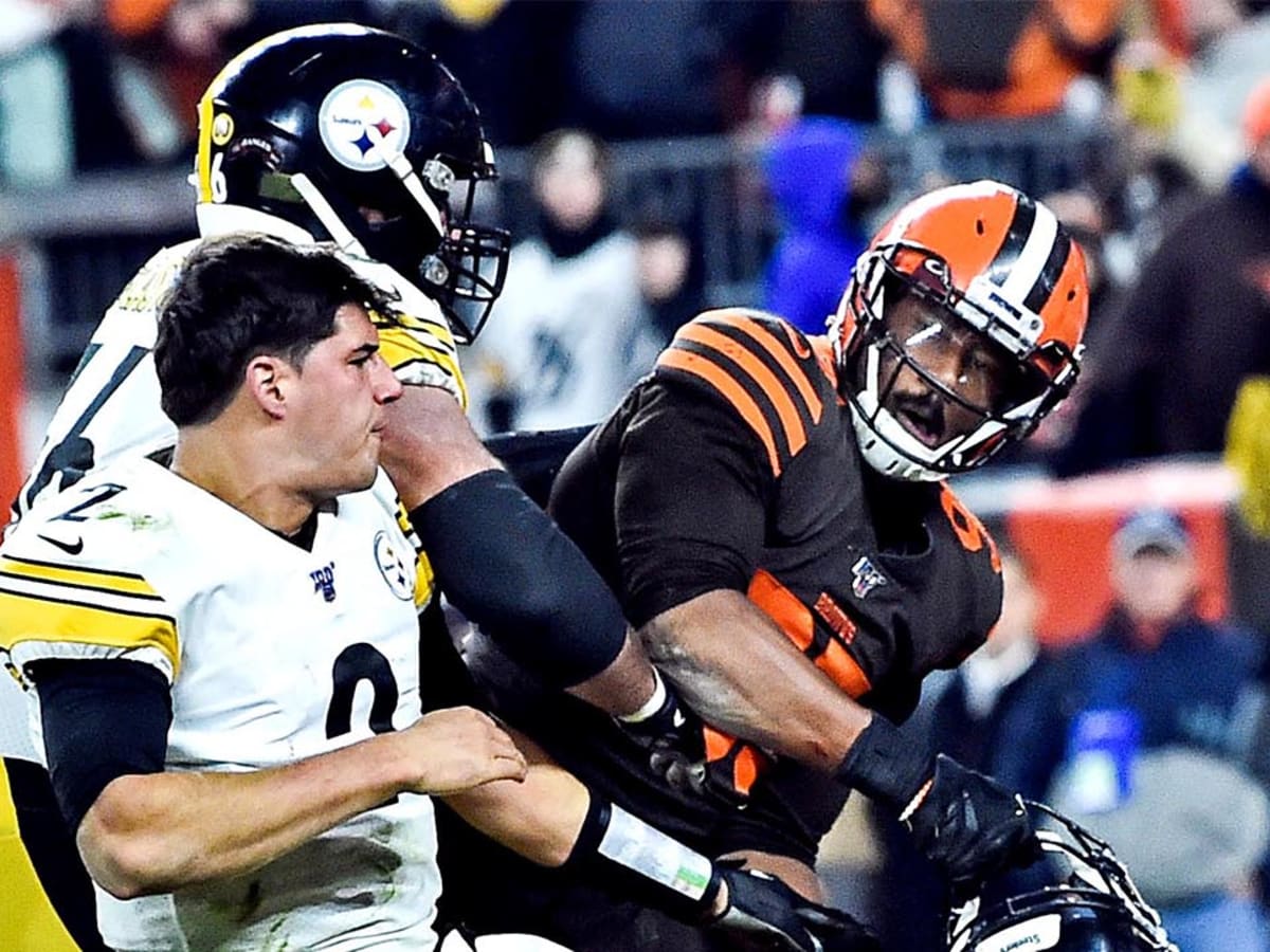 Steelers Mason Rudolph Apologizes for Helmet Incident