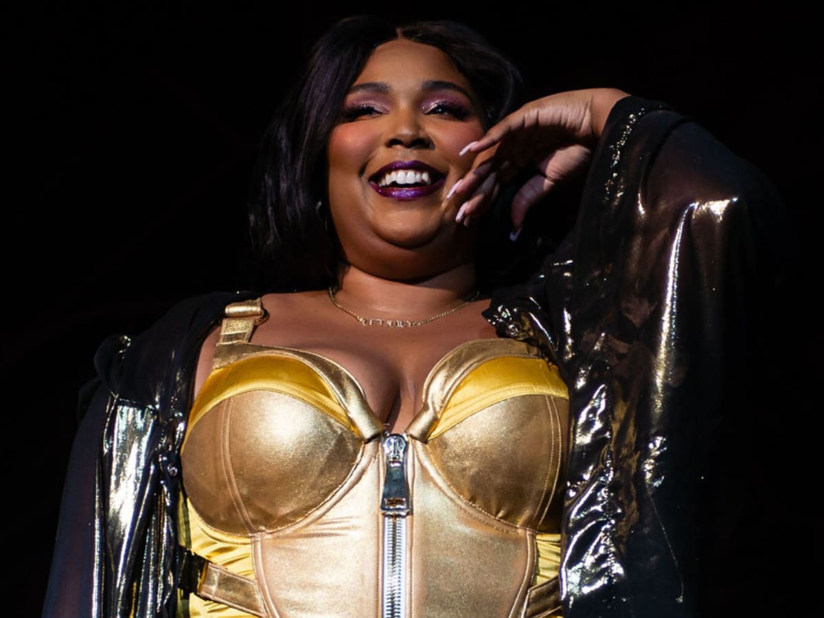 Who is the 'new man on the Minnesota Vikings' in Lizzo's 'Truth