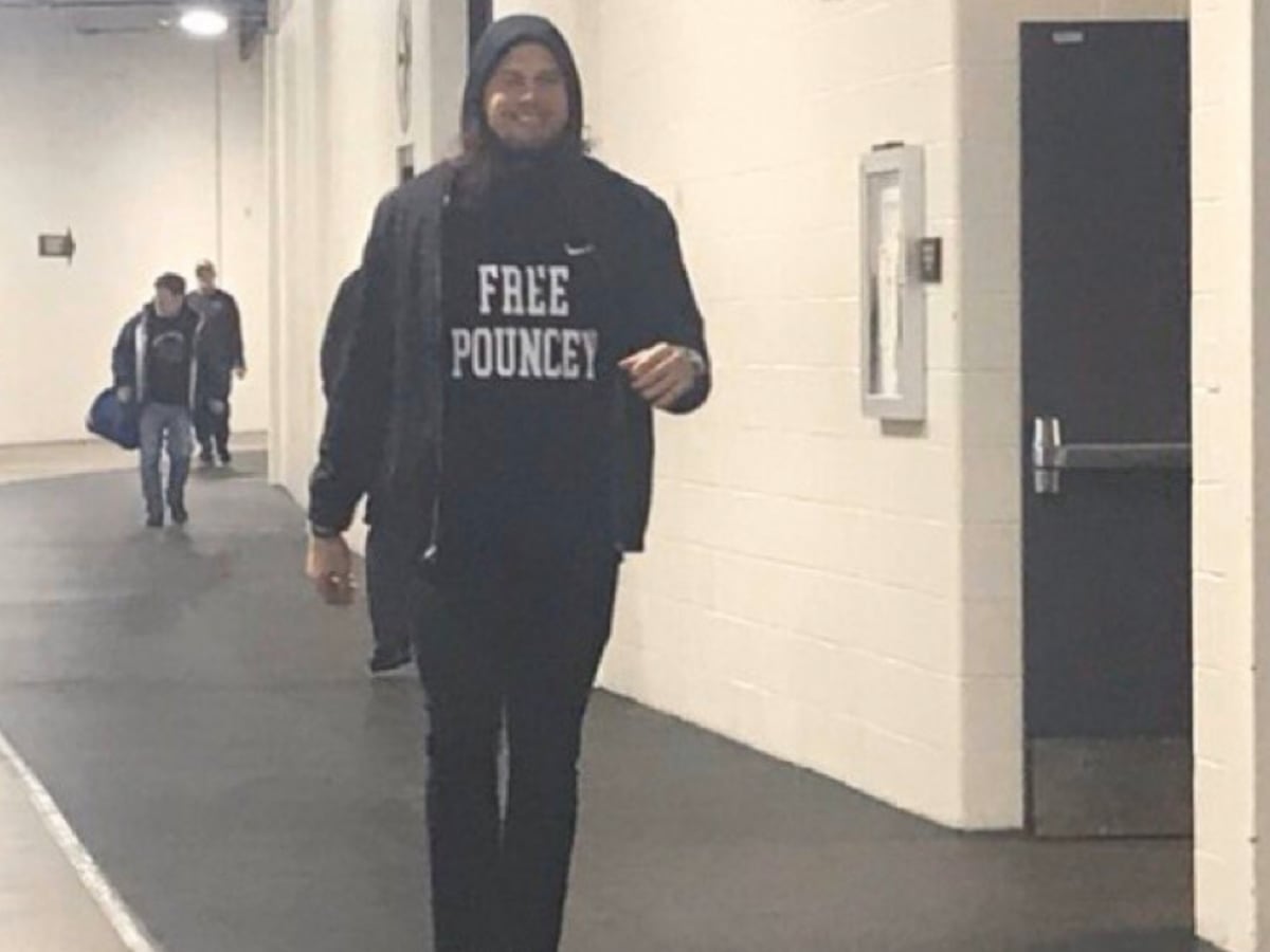 Steelers wear 'Free Pouncey' shirts before fiery rematch with