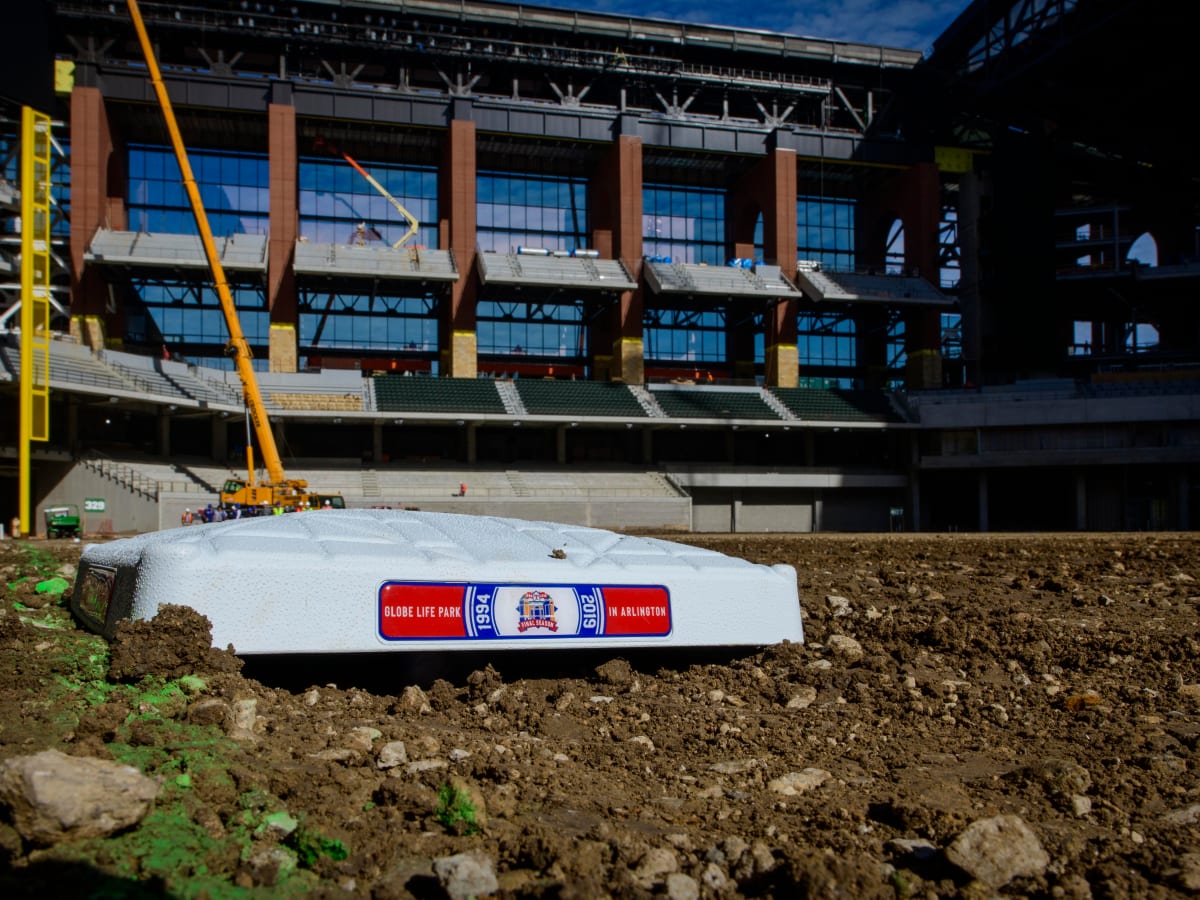Rangers' new ballpark dimensions honor former players