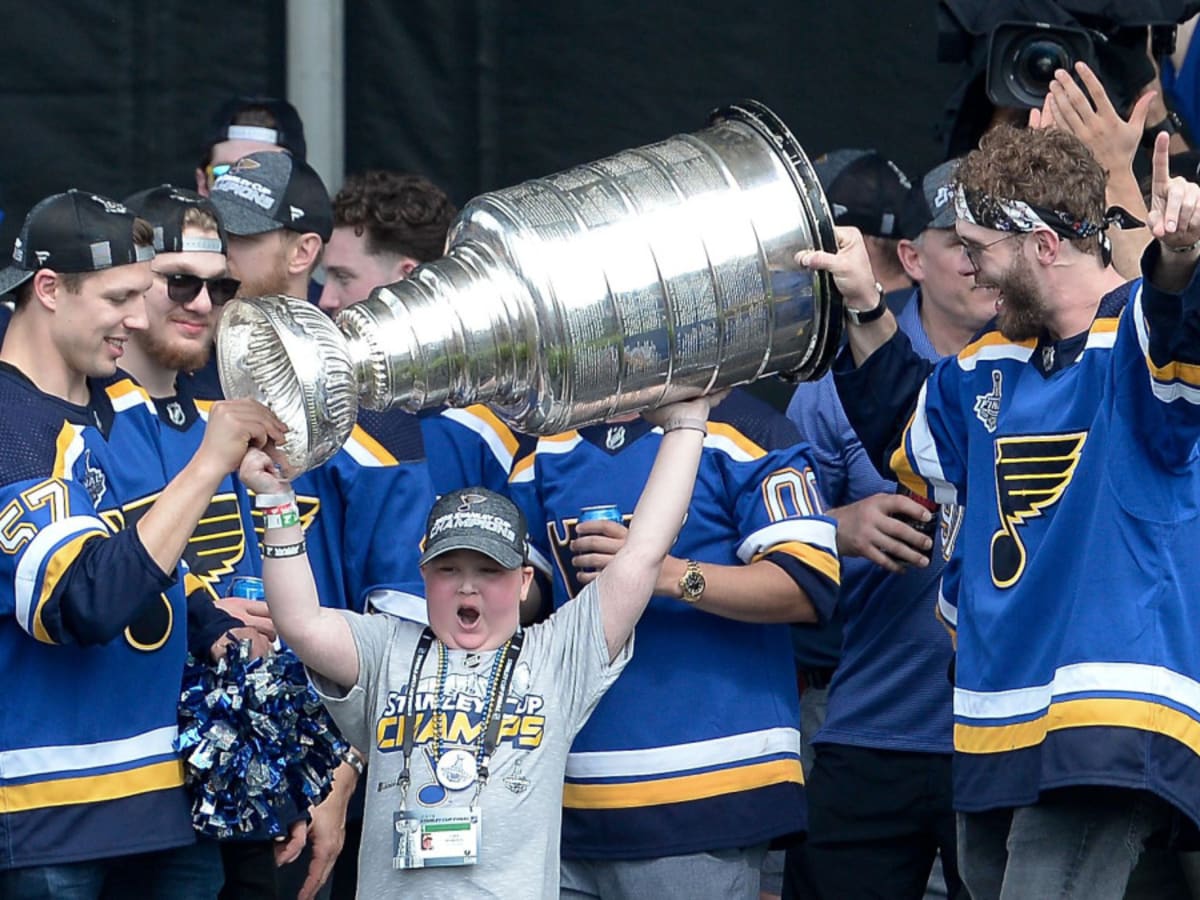 11-year-old St. Louis Blues superfan with rare illness given