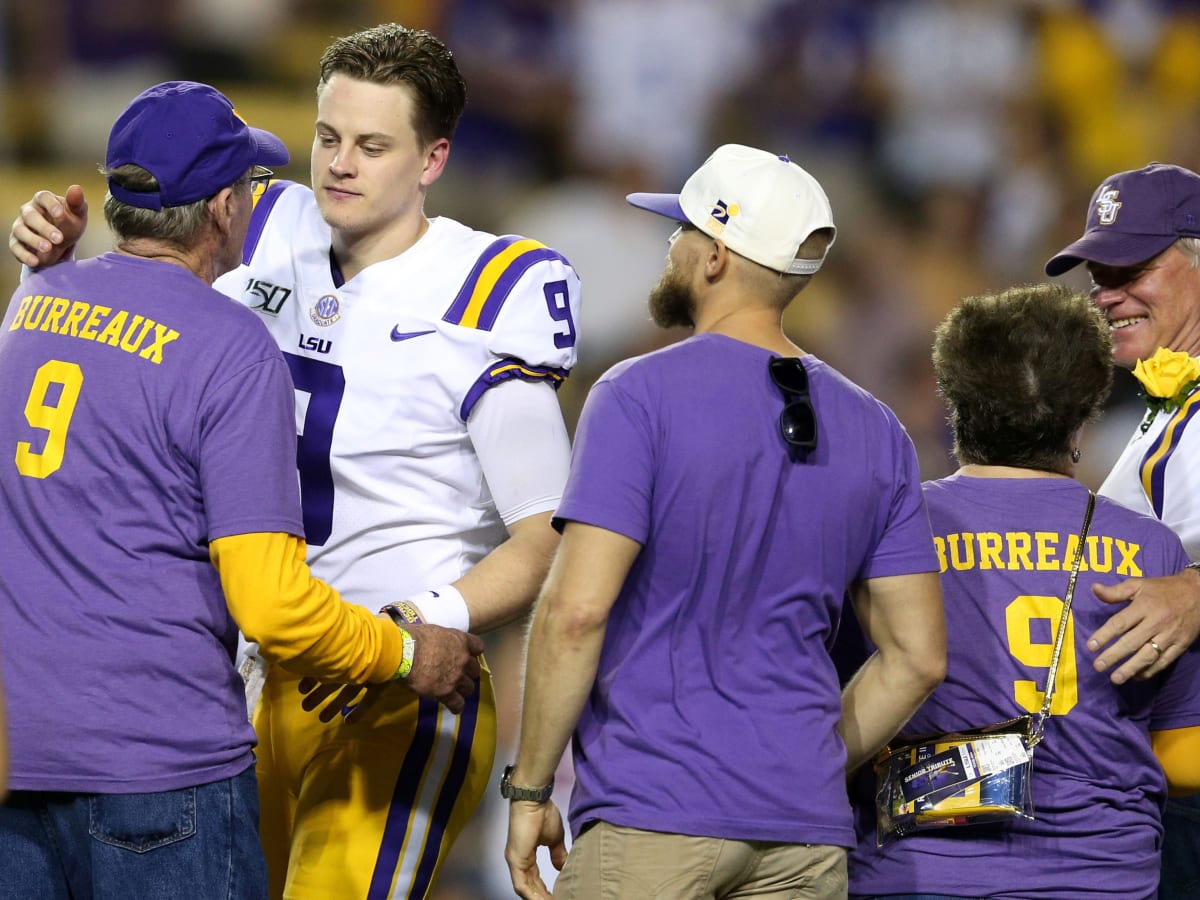 Joe Burrow dons a 'Burreaux' jersey on LSU's senior night 