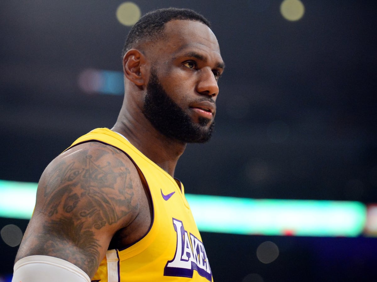 Lakers brace for uncertainty after LeBron James injures groin