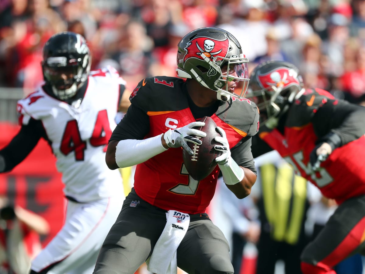 Jameis Winston Makes Interception History in Hilarious Fashion