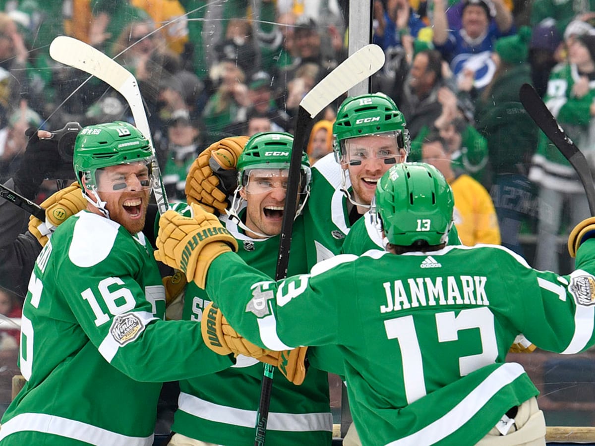 Stars beat Predators with late rally in Winter Classic - Sports Illustrated