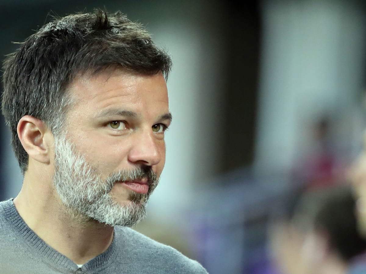 USMNT coach Anthony Hudson shares passion for helping dogs - Los