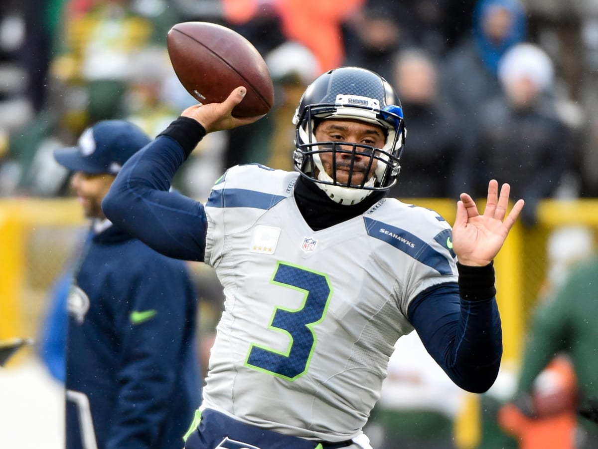 Russell Wilson: Does Seahawks QB actually struggle in cold weather? -  Sports Illustrated Seattle Seahawks News, Analysis and More