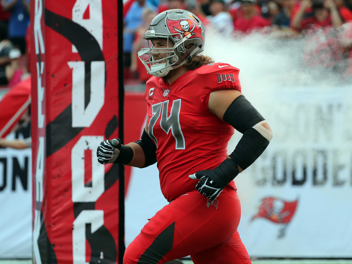 Tampa Bay loses C Ali Marpet and T Demar Dotson for the season, PFF News &  Analysis