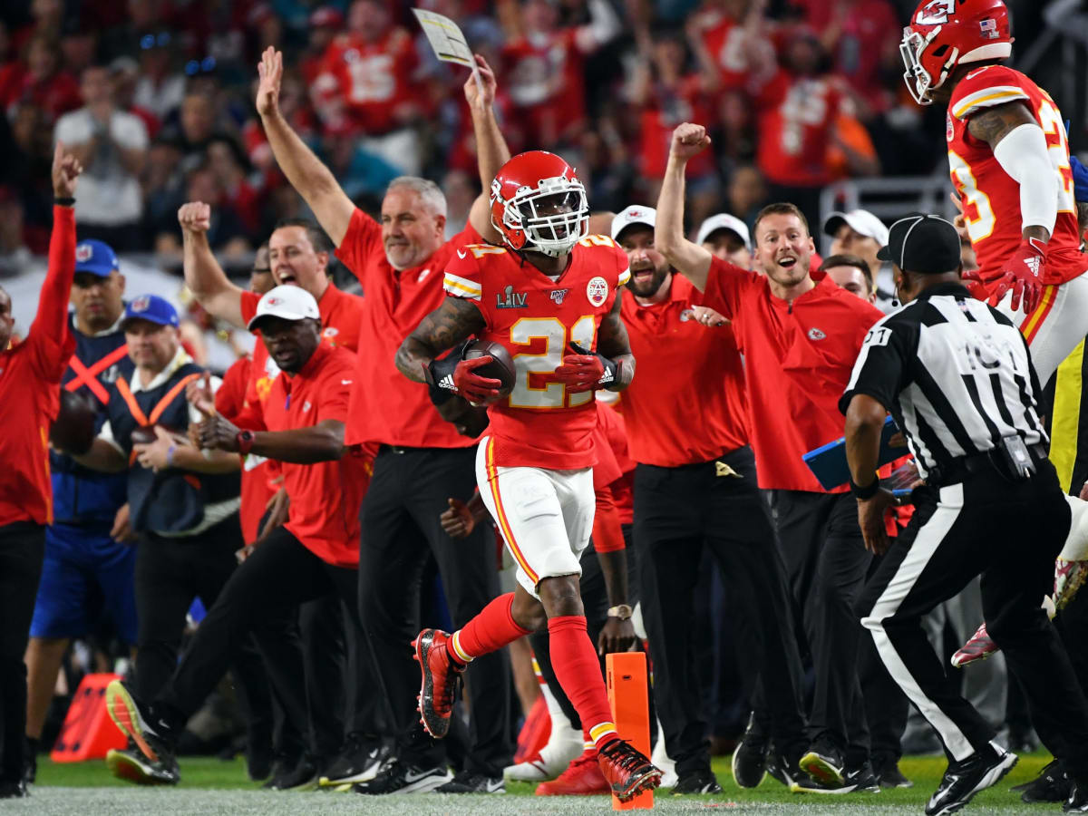 Minnesota Vikings defensive back Bashaud Breeland (21) leaves the field  after being defeated by the Cincinnati Bengals Sunday, Sept. 12, 2021, in  Cincinnati. (AP Photo/Jeff Dean Stock Photo - Alamy