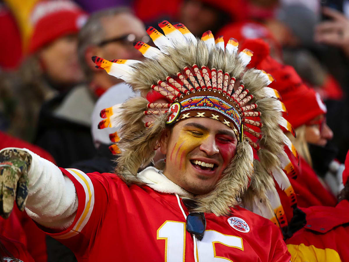 Kansas City Chiefs Ban Fans From Wearing Native American Headdresses And  Face Paint : Updates: The Fight Against Racial Injustice : NPR