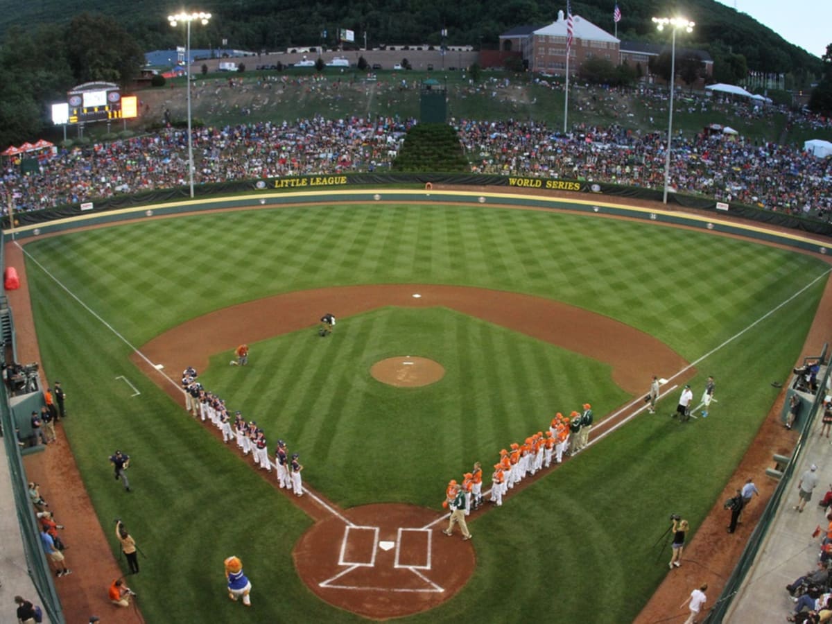 MLB - The MLB Little League Classic returns this Sunday night! 🙌 The  Cleveland Indians take on the Los Angeles Angels in Williamsport on SNB.