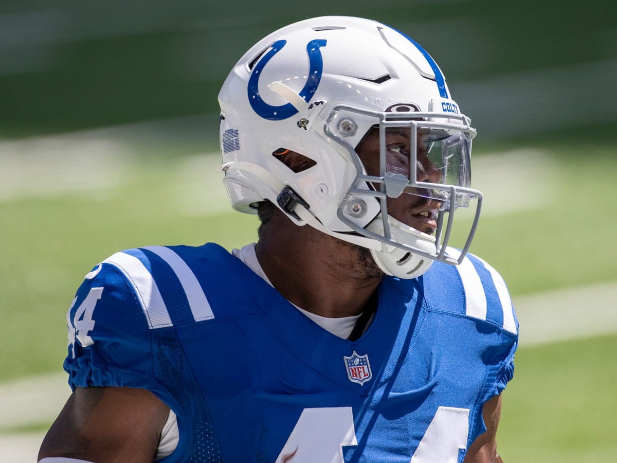 Indianapolis Colts Linebacker Zaire Franklin looks on in game action  News Photo - Getty Images