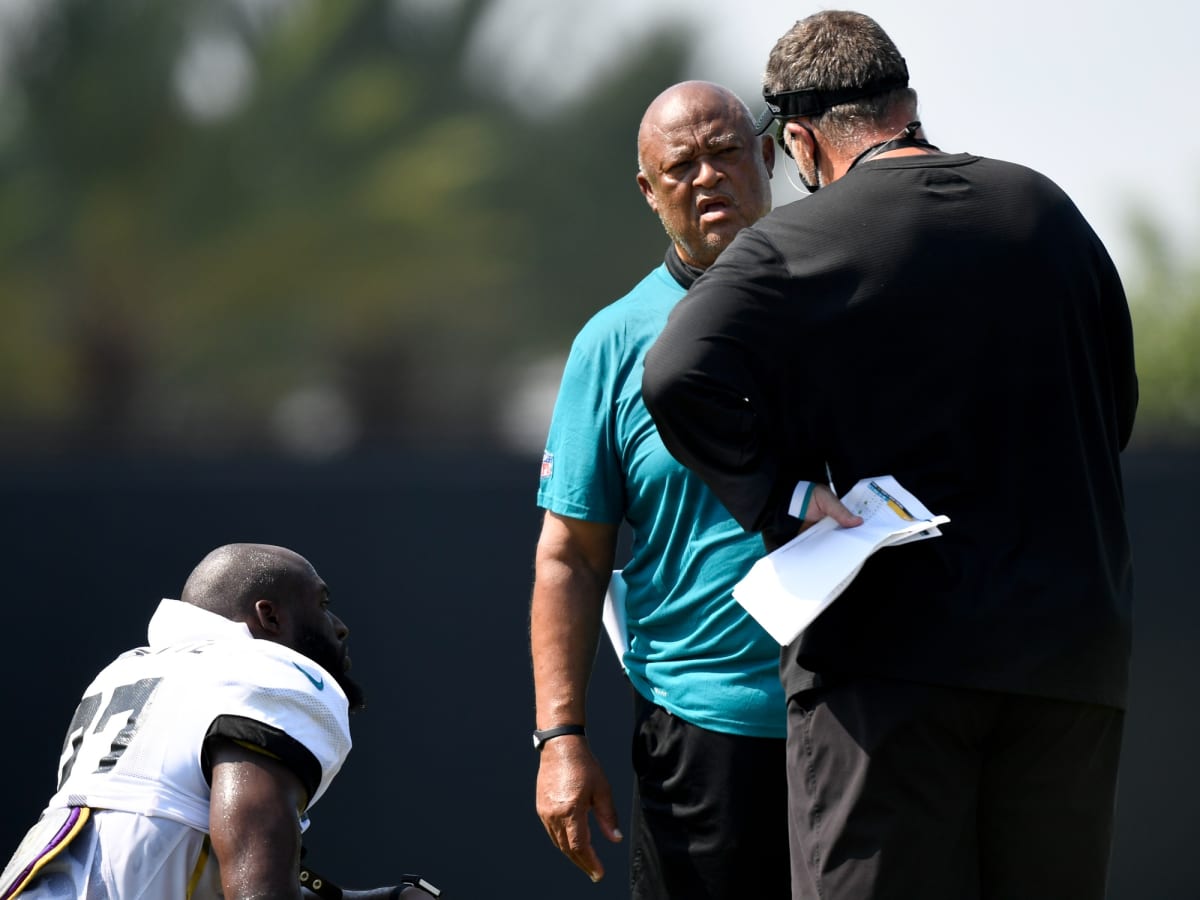 Jacksonville Jaguars waive Leonard Fournette after failing to