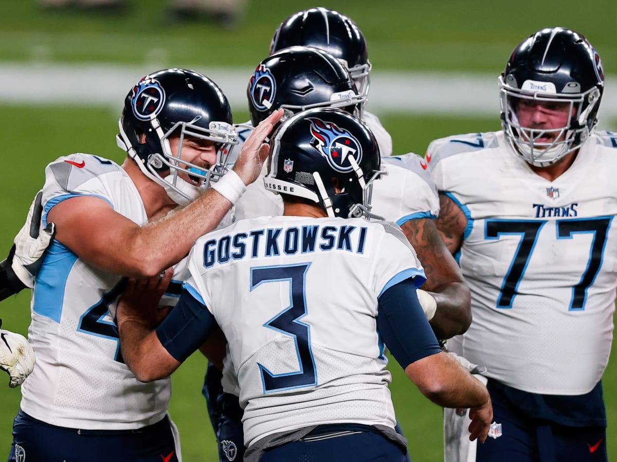 Gostkowski finally delivers in Titans' 16-14 win at Denver