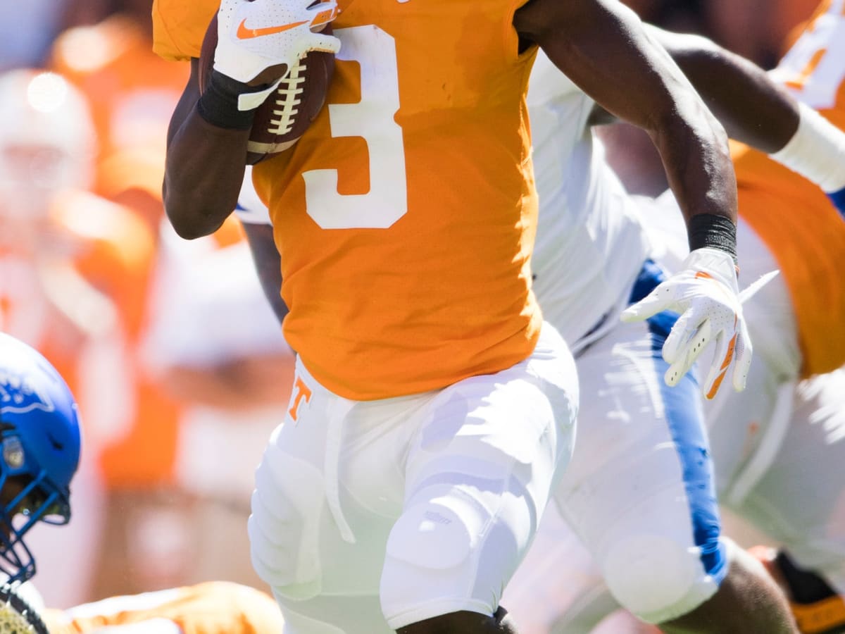 Trey Smith to Remain with Tennessee for Senior Season - Sports Illustrated  Tennessee Volunteers News, Analysis and More