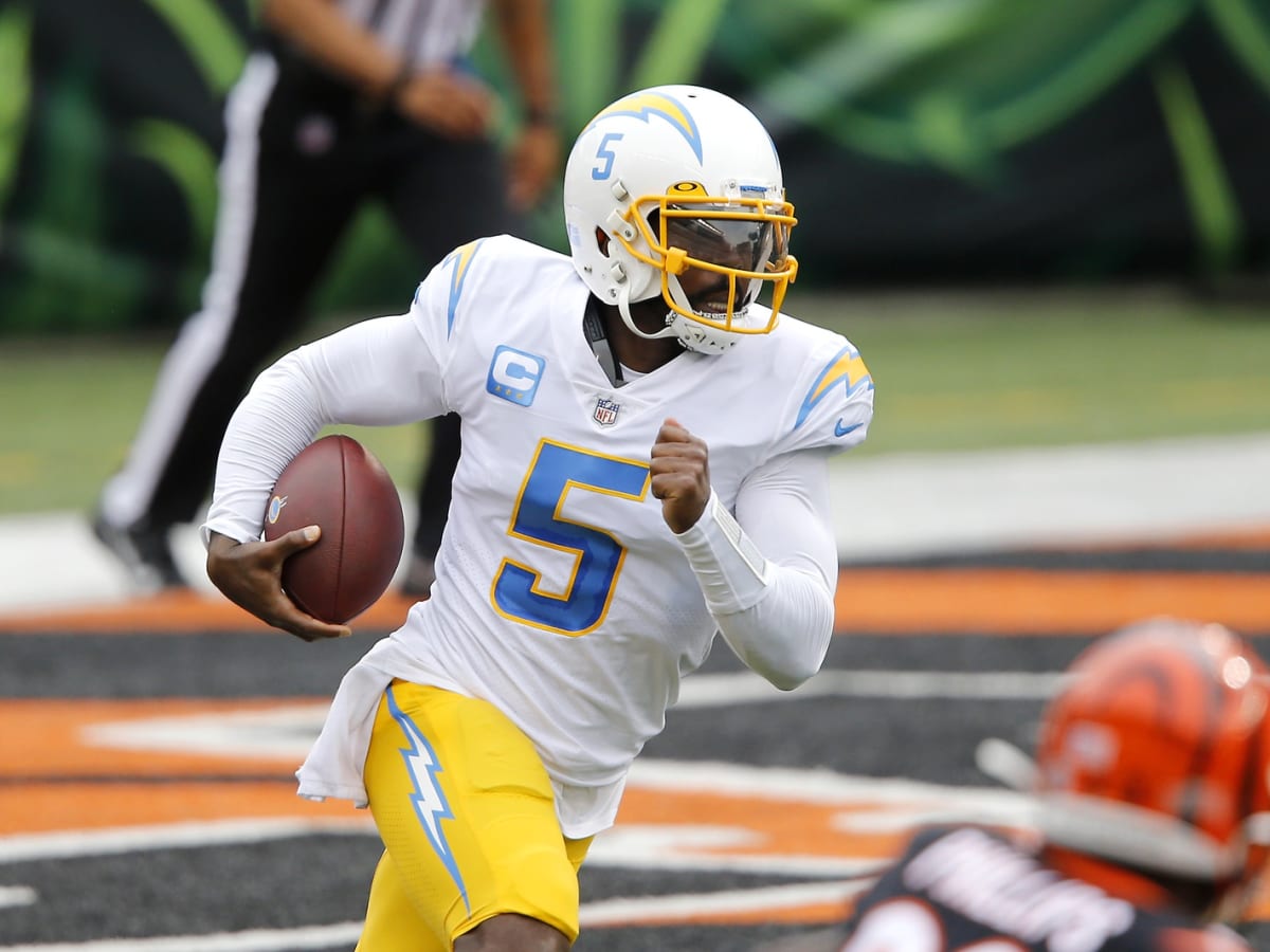 Report: Chargers Team Doctor Accidentally Punctured Tyrod Taylor's Lung  With Pain-Killer Injection Before Game - CBS Los Angeles