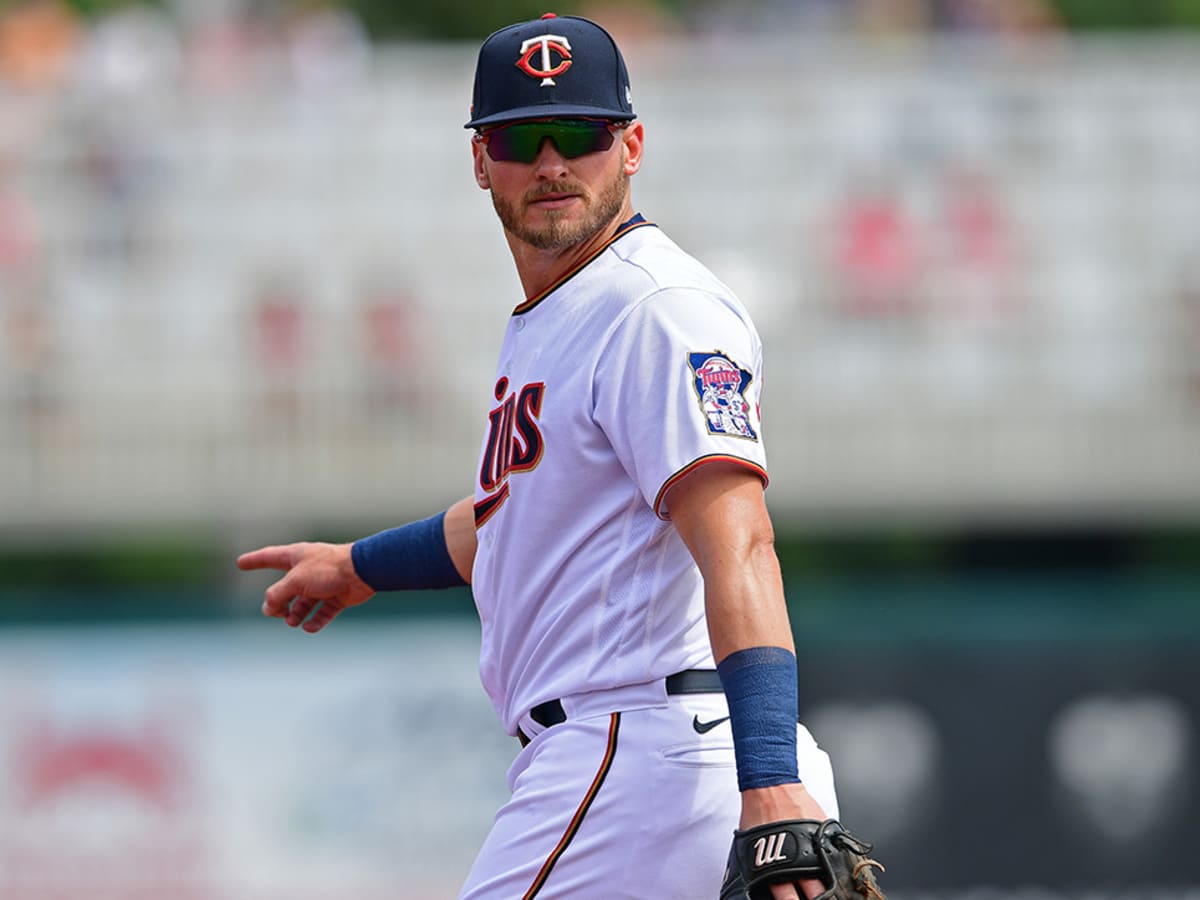 Twins' Josh Donaldson not included on wild-card series roster