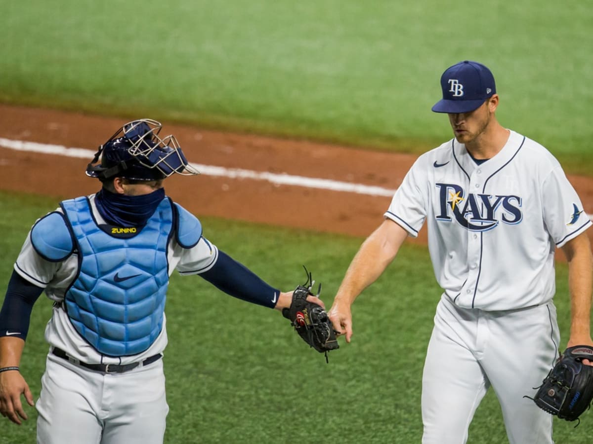 Zunino goes deep, Rays sweep Yanks for 1st in AL East