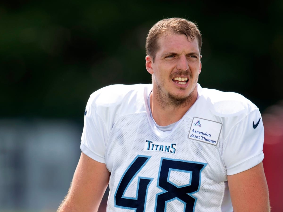 November 19, 2015: Tennessee Titans long snapper Beau Brinkley #48