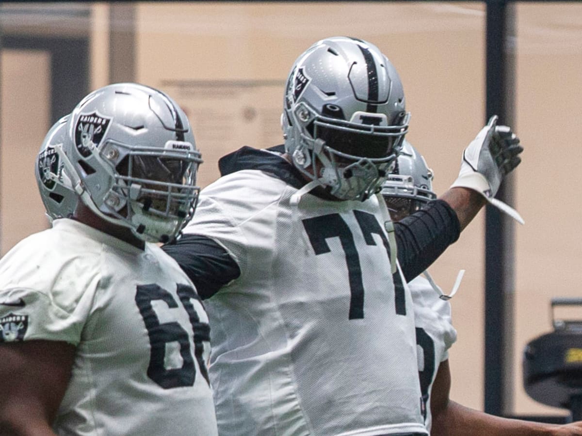 Raiders' Trent Brown practices for first time at camp