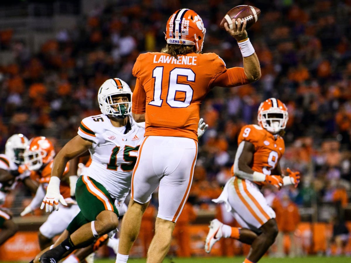 Halftime Report: Turnovers continue to haunt Clemson in Miami - Sports  Illustrated Clemson Tigers News, Analysis and More