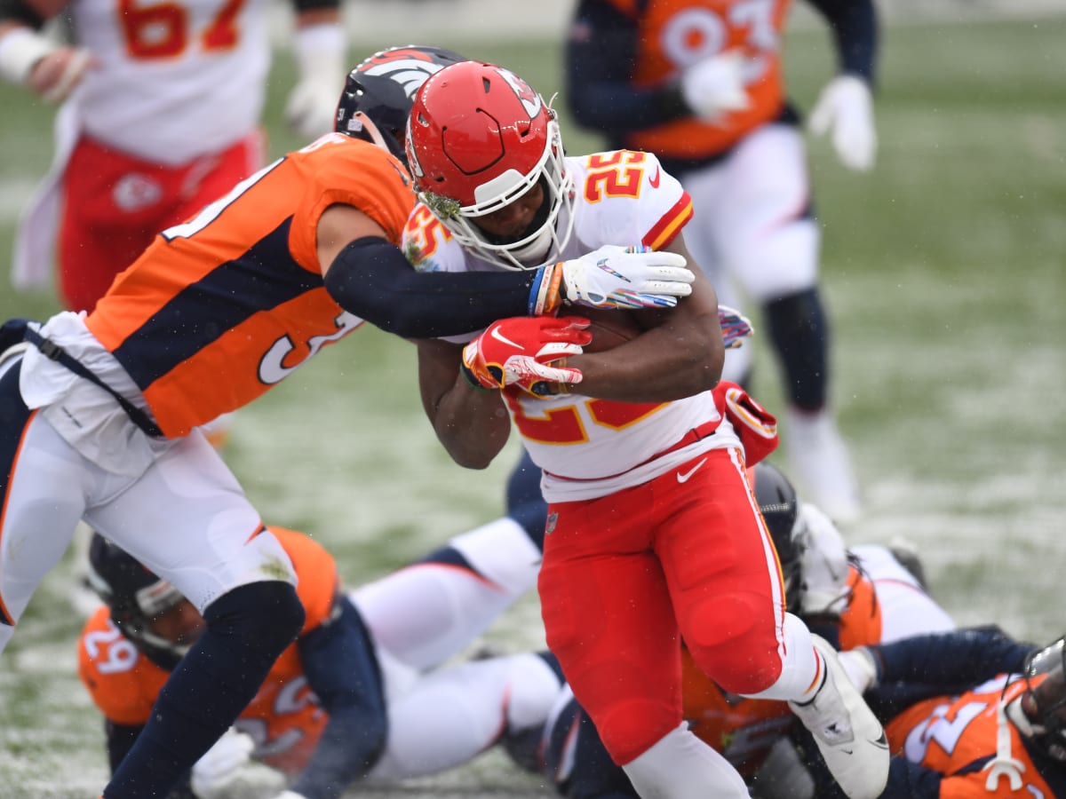 WATCH: Broncos' Bradley Chubb blows by Chiefs' O-line, sacks