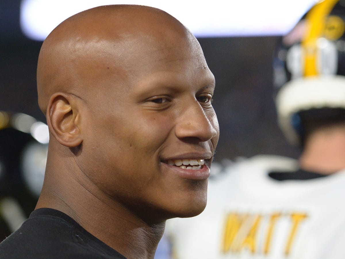 American Football Star Ryan Shazier Helps Kids with Alopecia Areata