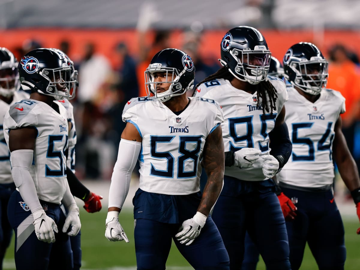 A.J. Brown and Rashaan Evans of the Tennessee Titans celebrate