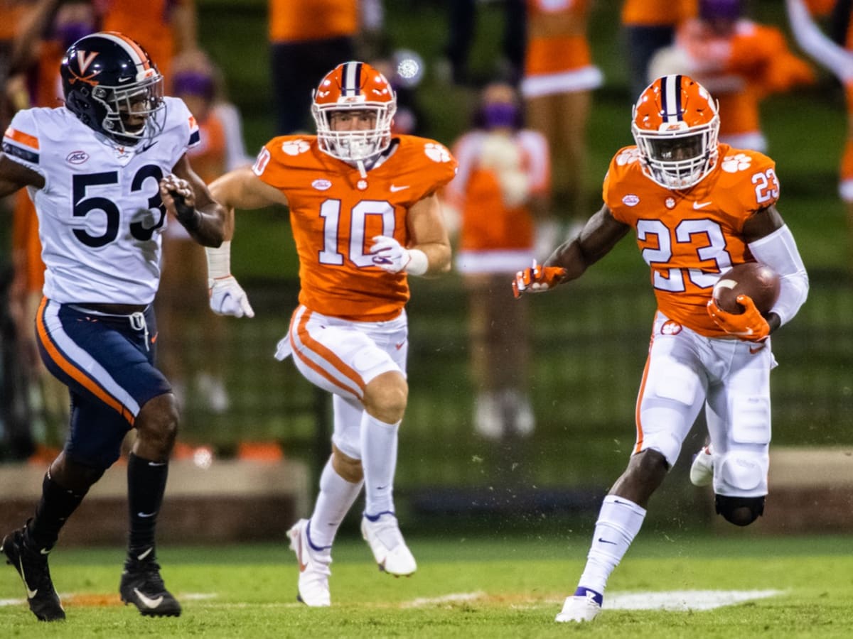 Clemson's Trevor Lawrence Stepping Up In Time Of Need - Sports Illustrated  Clemson Tigers News, Analysis and More