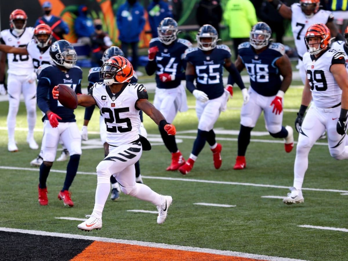 PHOTO GALLERY: Best Pictures From Tennessee Titans' Win Over the Cincinnati  Bengals - Sports Illustrated Tennessee Titans News, Analysis and More