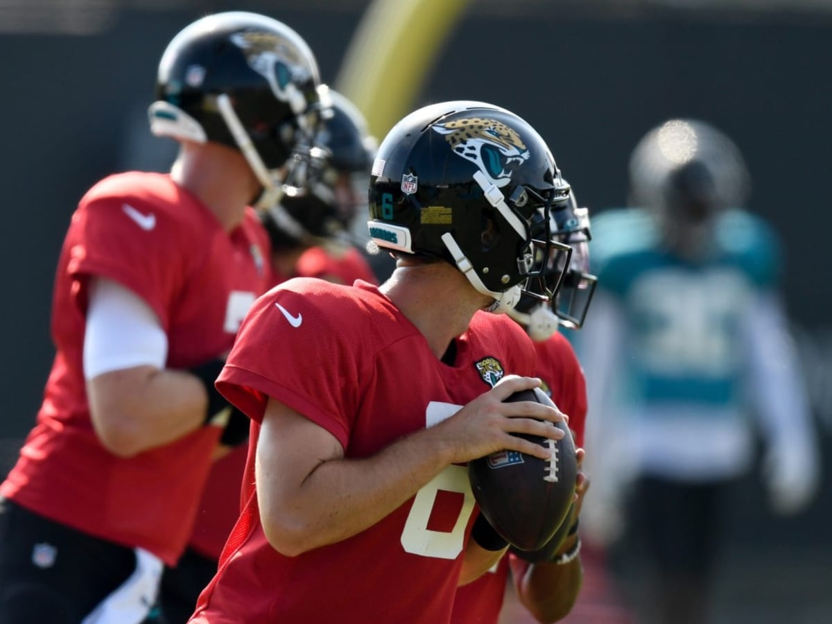 Jacksonville Jaguars bench rookie Jake Luton, switch to veteran Mike Glennon  at QB 