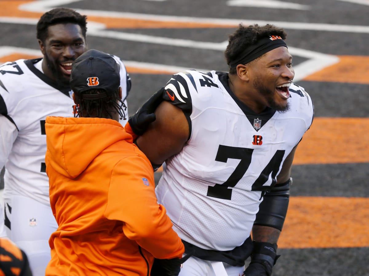 Cincinnati Bengals Waiving Offensive Tackle Fred Johnson Hours