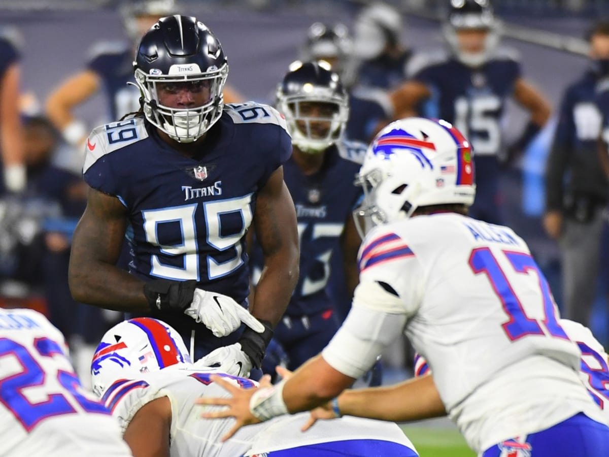 Tennessee Titans linebacker Jadeveon Clowney (99) plays against