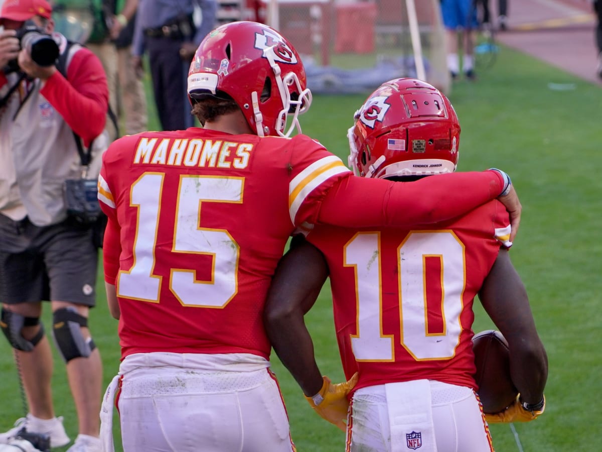 Patrick Mahomes, Travis Kelce, Tyreek Hill in midseason form torching  hapless Vikings defenders