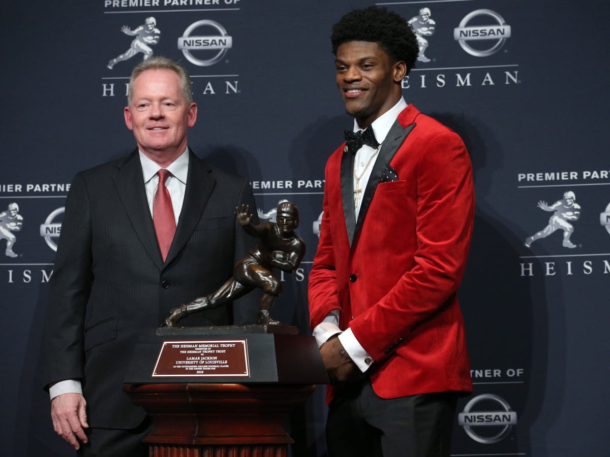 Baltimore Ravens QB Lamar Jackson Number 8 Retired By Louisville - Sports  Illustrated Baltimore Ravens News, Analysis and More