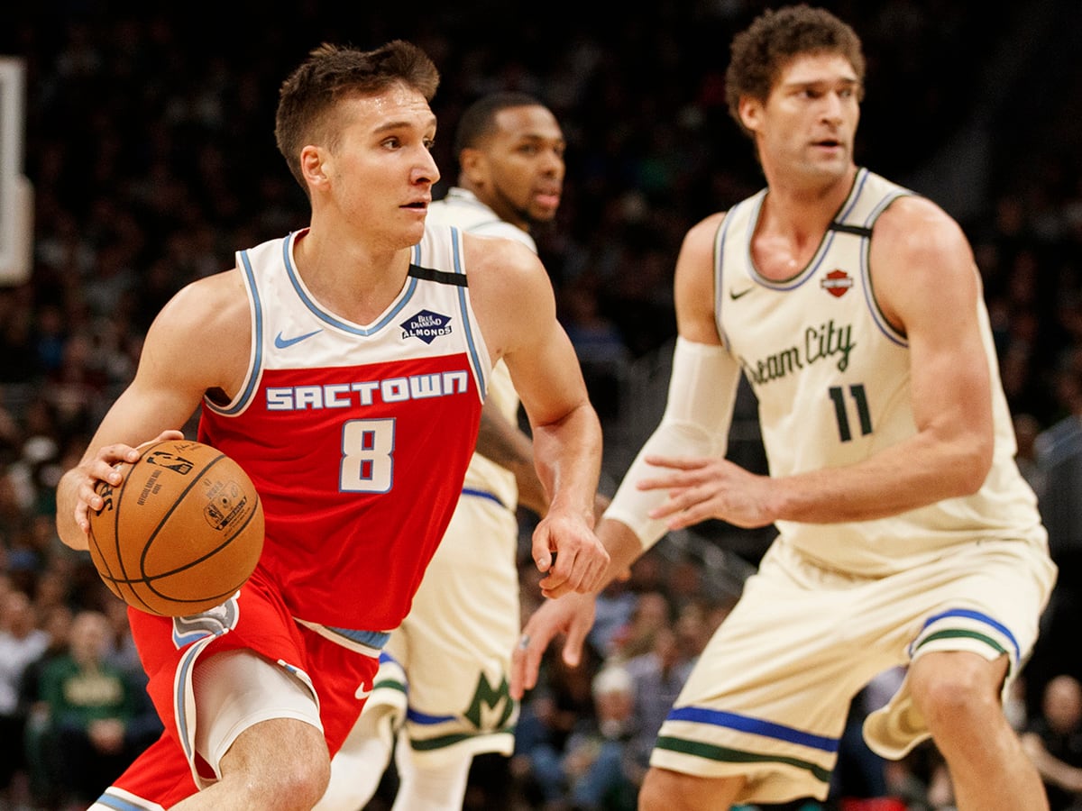 The Bogdan Bogdanovic to Milwaukee trade has fallen apart, according to  Woj. A massive blow for the Bucks, who are trying to do everything…