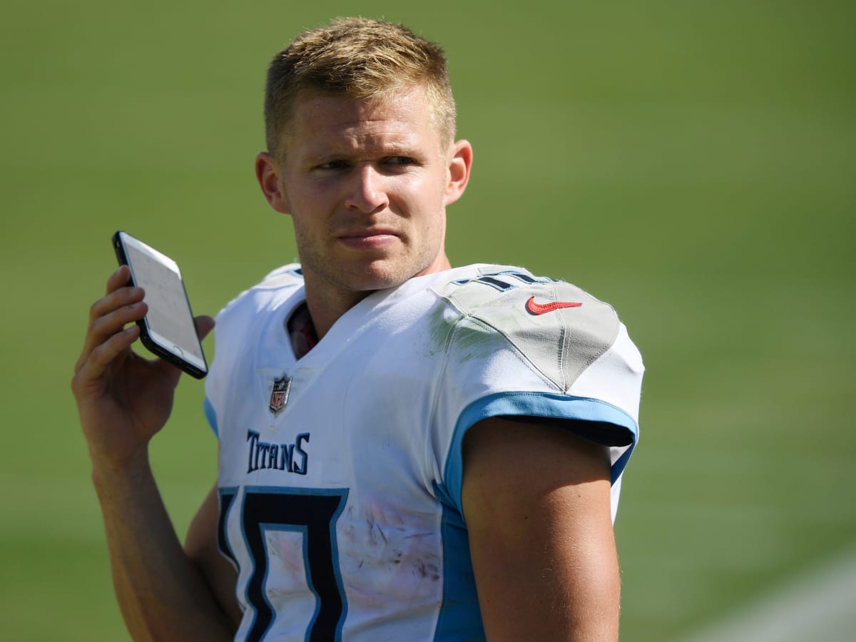 Tennessee Titans WR Adam Humphries out for game with concussion - ESPN