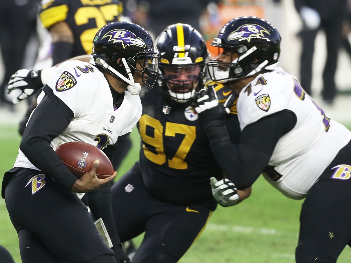 Ravens fall to undefeated Steelers, 19-14