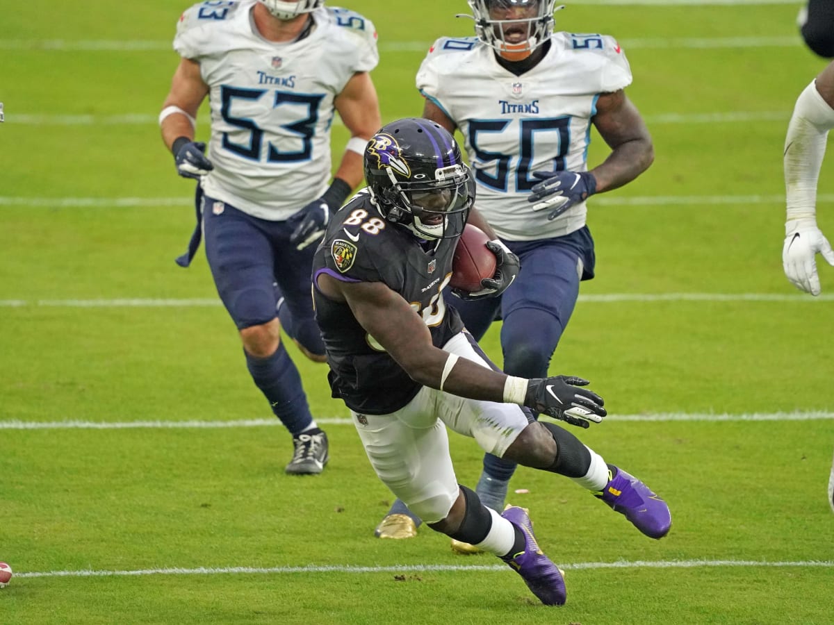 Baltimore Ravens wide receiver Dez Bryant (88) lines up against