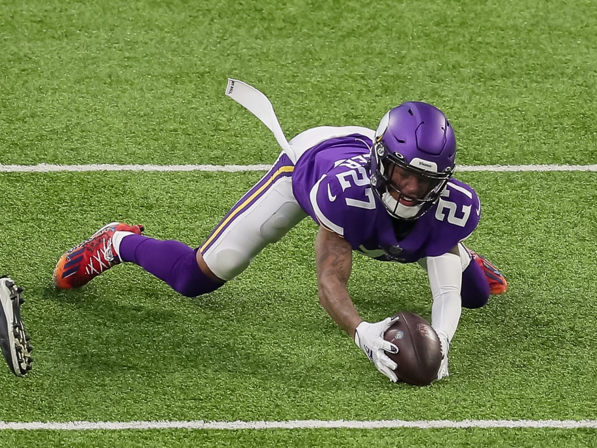 Minnesota Vikings cornerback Cameron Dantzler (3) warms up before a  preseason NFL football game against the San Francisco 49ers, Saturday, Aug.  20, 2022, in Minneapolis. (AP Photo/Bruce Kluckhohn Stock Photo - Alamy