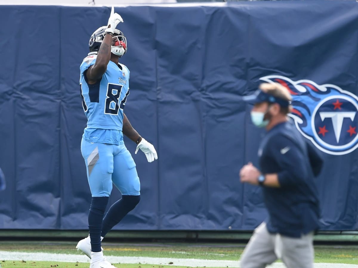 Titans Wide Receiver Corey Davis Hits a High Point at Denver