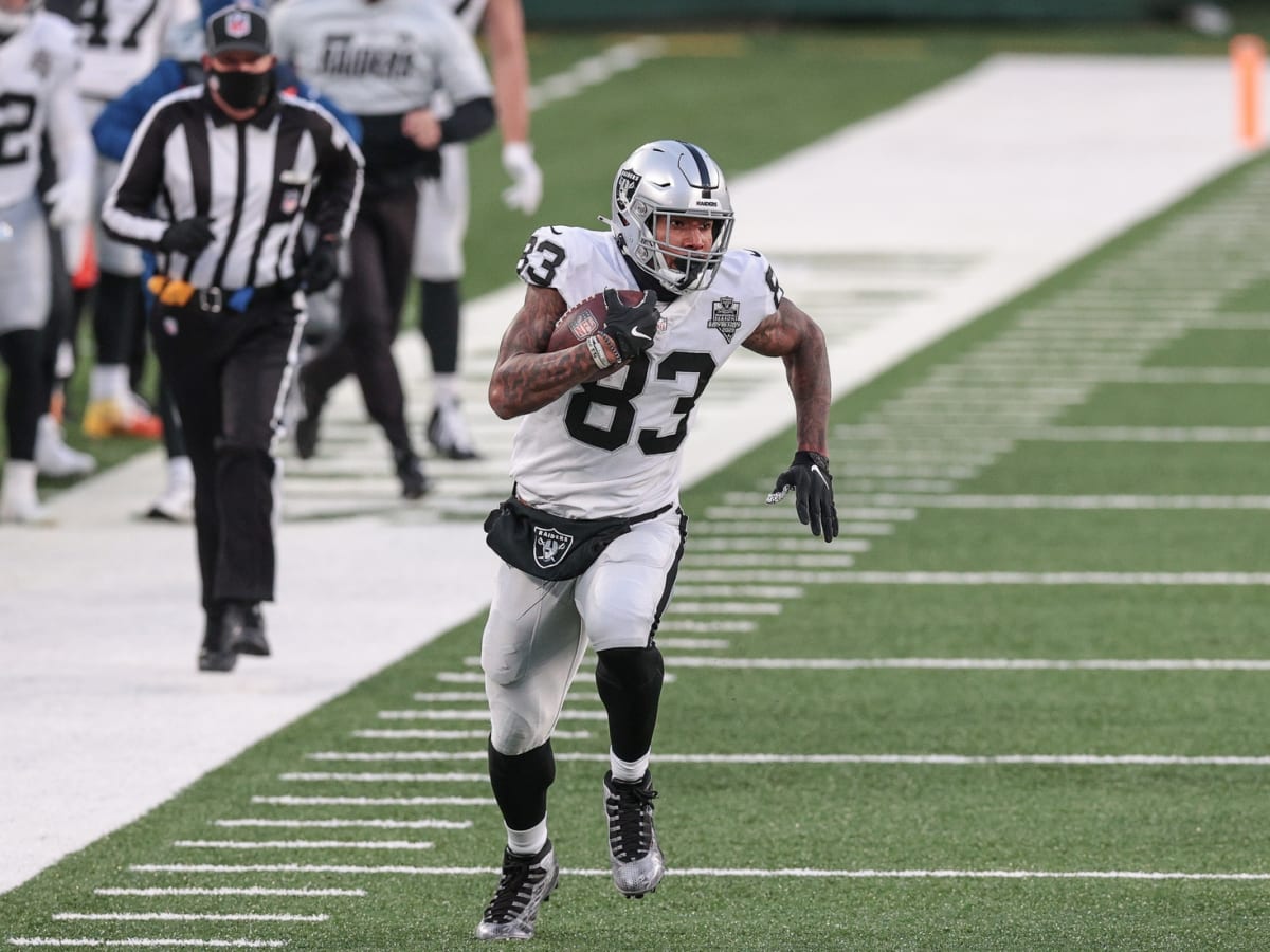 Raiders TE Darren Waller visits Nellis Air Force Base to talk